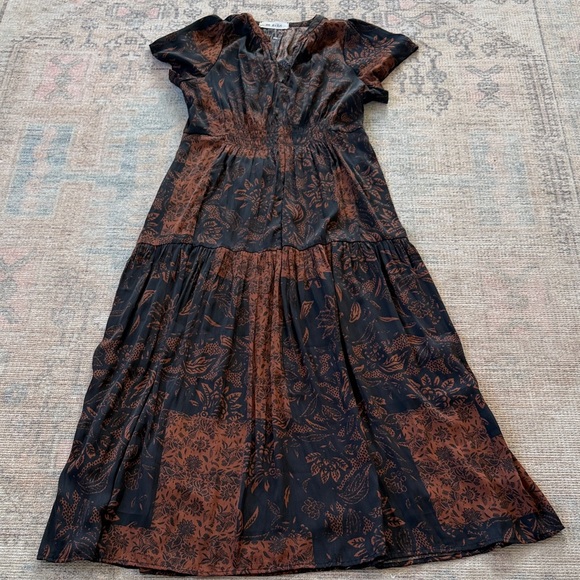Avah Dresses & Skirts - Avah Women's Black & Rust Floral Tiered Midi Dress size small